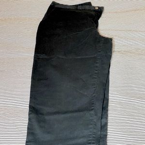 Fairway and Greene black khaki style capris Sz 10